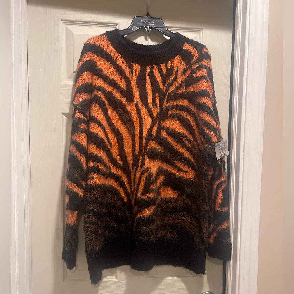 Women’s Oversized Sweater